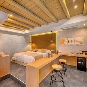 Suite Pool View